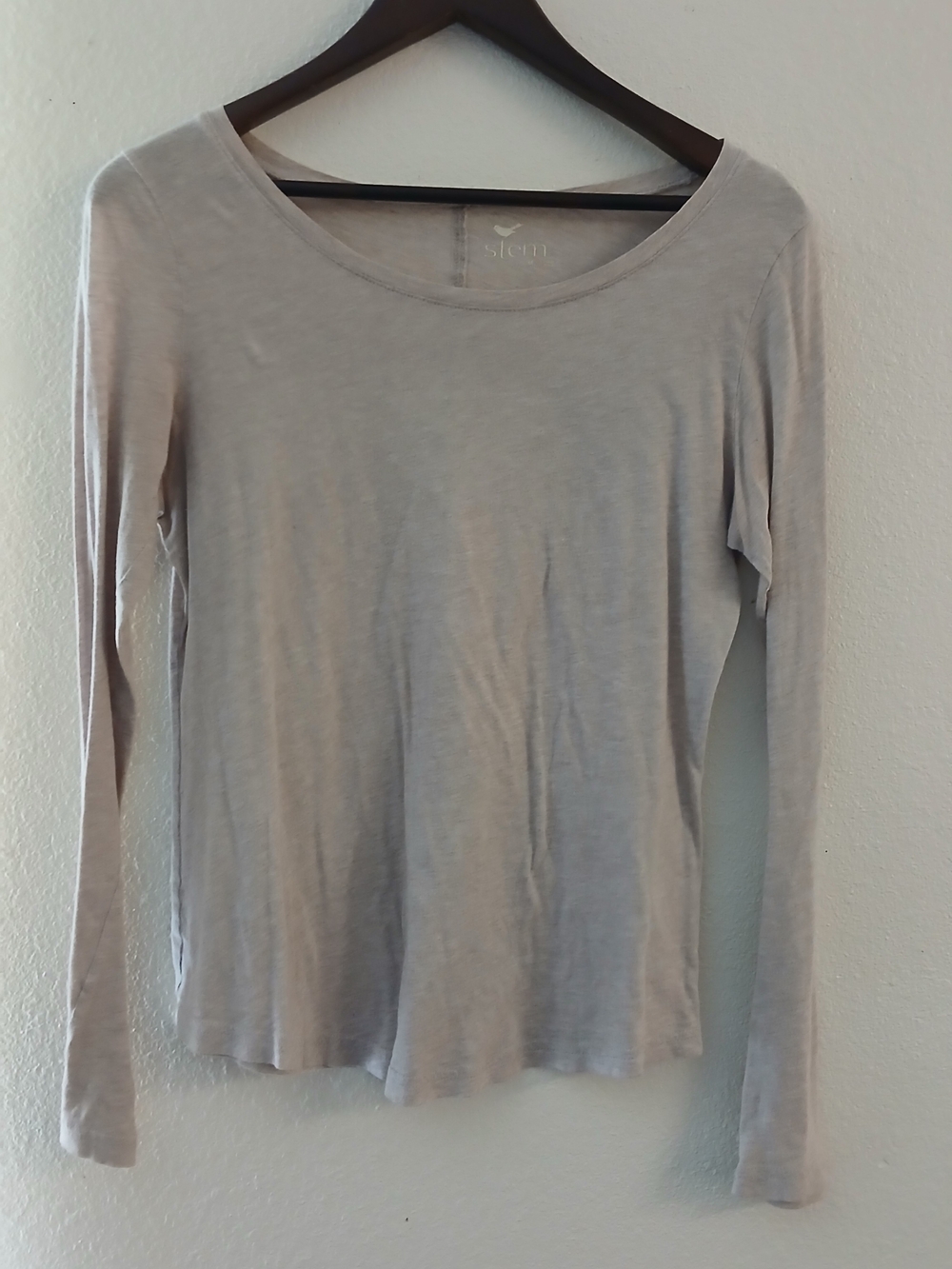 Stem Scoop Neck Long Sleeve Tee in Light Cream